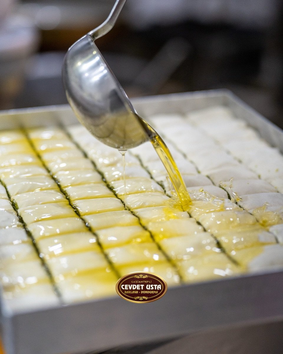 Baklavacı Cevdet Usta atölye ve ürün çekimi — kare 2