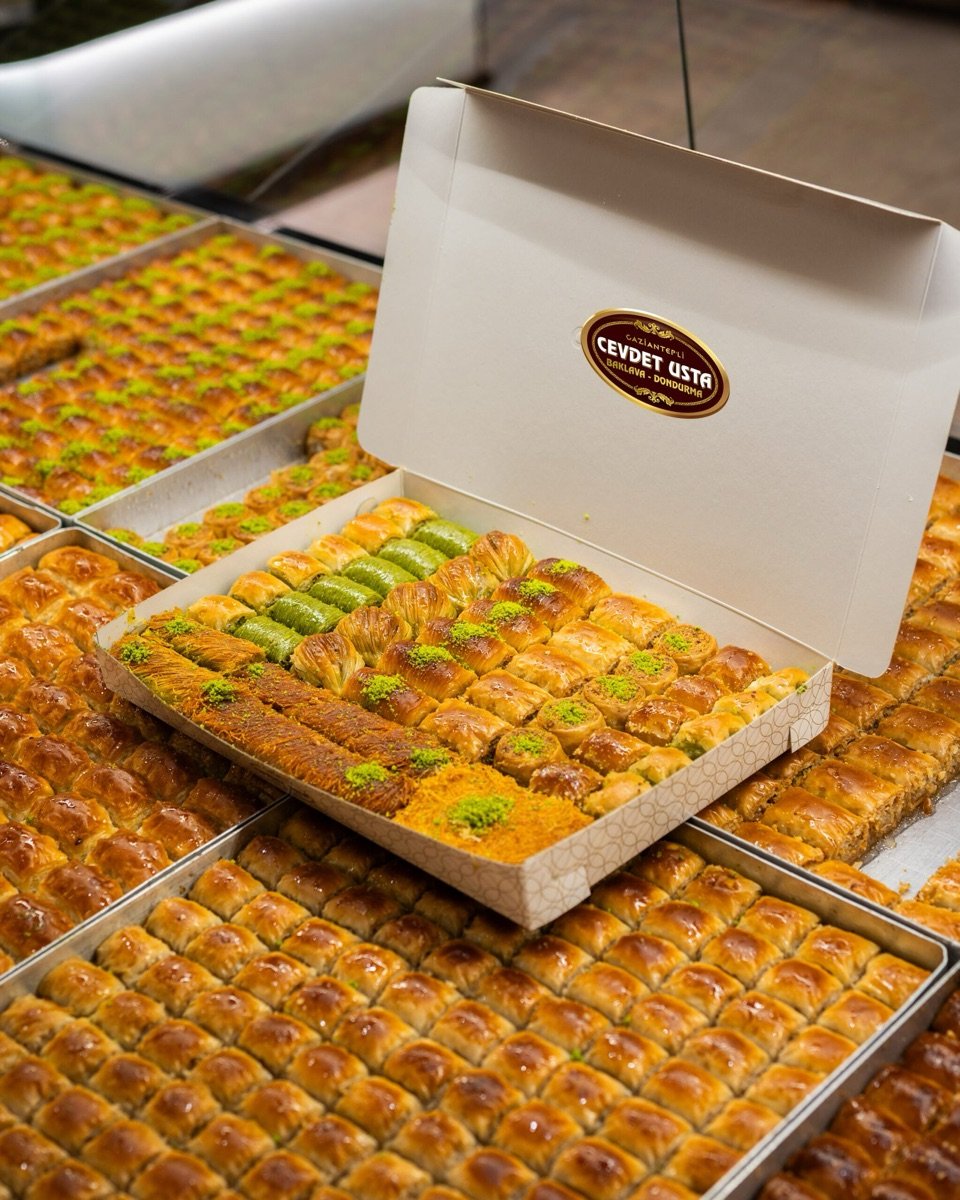 Baklavacı Cevdet Usta atölye ve ürün çekimi — kare 3
